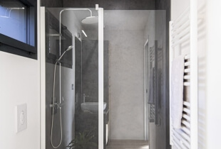 Salle de bain d'un studio modulaire en suisse