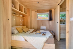 Chambre de la tiny house l'intrépide